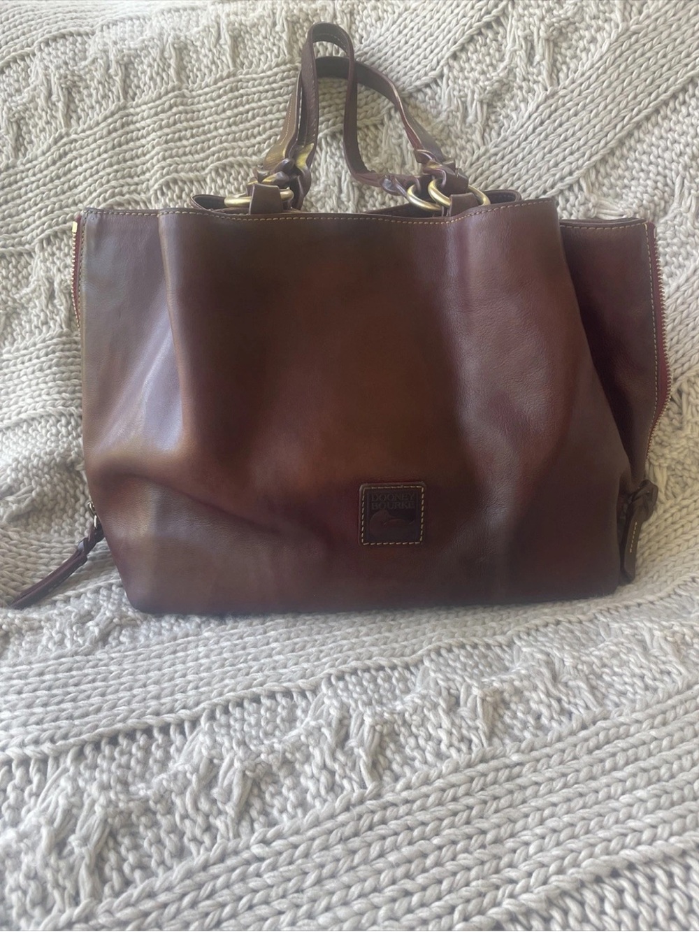 🤎❤️Dooney & Bourke Side Zip Barlow Shoulder Bag Florentine Leather -Chestnut- - Picture 2 of 16